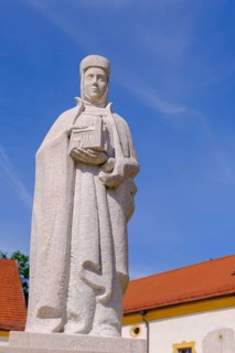 Adelheid von Frontenhausen, Klosterstifterin, Denkmal, Brunnen, Baumberg Abbey, Altenmarkt an der