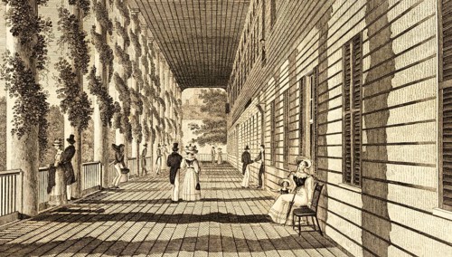 Strolling in Saratoga, USA, columns with garlands, wooden construction, festive clothing, walkers,