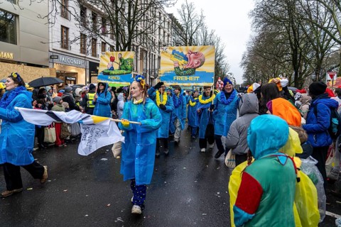 Members of the Blau-Gelbes Kreuz association, German-Ukrainian Association e.V., as a foot group at