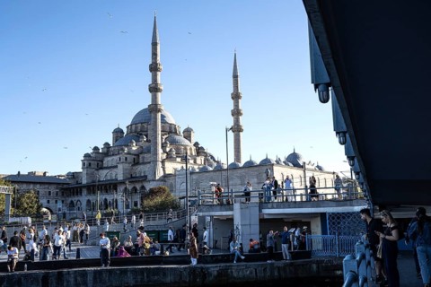 Istanbul, Turkey. January 8th 2025. The busy streets of the Fatih district of Istanbul beside the