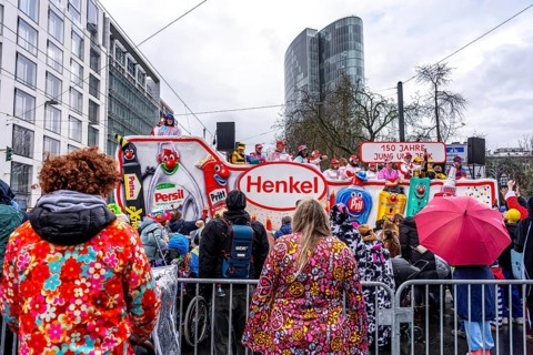 Rose Monday procession in Düsseldorf, theme car from companies, here chemical company Henkel, at