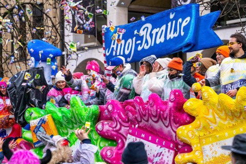 Rose Monday procession in Düsseldorf, theme car from companies, here confectionery manufacturer