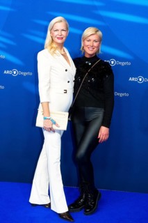 Annette Mugrauer and Kamilla Senjo, BLUE HOUR, Photo Call, Hotel Telegraph Office, Berlin, 13.02
