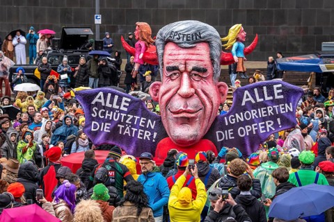 Rose Monday procession in Düsseldorf, theme car by wagon manufacturer Jacques Tilly, Epstein files