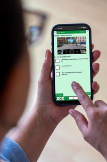 Symbolic image, preparation for the driving test via a smartphone app, learning theory via an app,