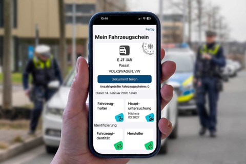 Symbolic image, digital vehicle license, in the i-car app of the Federal Motor Transport Authority,