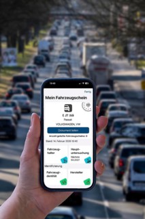 Symbolic image, digital vehicle license, in the i-car app of the Federal Motor Transport Authority,