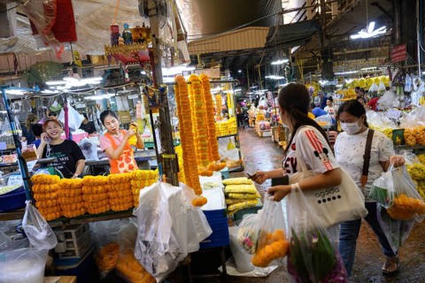 Bangkok, Thailand. March 2rd 2025. Thai workers and customers inside Pak Khlong Talat-Bangkok