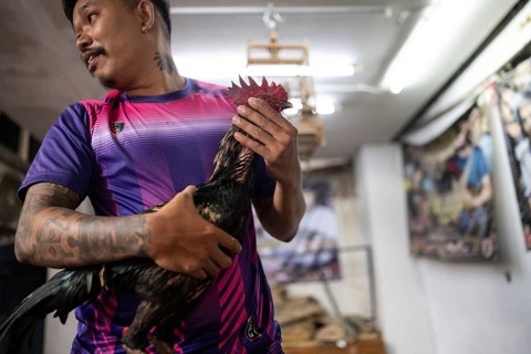 Bangkok, Thailand. February 25th 2025. A local Thai man from the Khlong Toei neighborhood in
