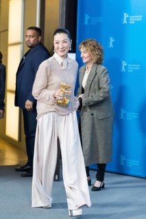 Michelle Yeoh with the Golden Bear arriving for the photocall at the Hyatt Hotel Berlin on 13.02