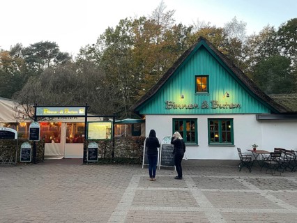 Shops in the Baltic Sea resort of Prerow, near the pier, Baltic Sea. Mvorpommersche