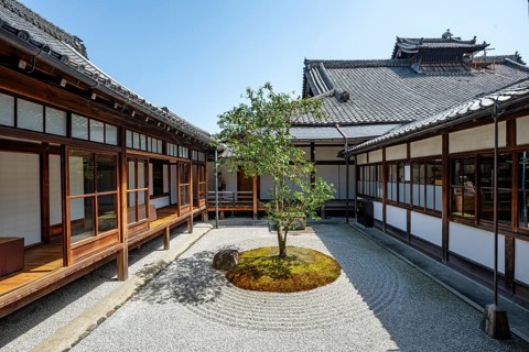Courtyard with Zen Garden, Circle Triangle Square Garden Kenninji Hombo, Kennin-ji Buddhist Temple,
