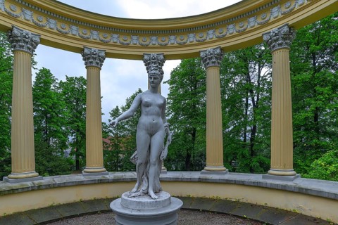 Diana sculpture in Lan´cut Castle Park, 17th century, Lan´cut, formerly Landshut, Poland