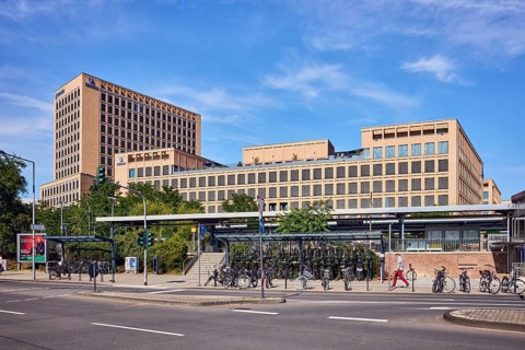 Commercial building, Zurich Group Germany, modern architecture, traffic lights, roads, Cologne