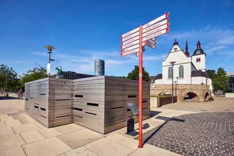 Guide to Mülheim, Rheinpark, Tanzbrunnen, Rheinhallen, Cathedral and Central Station and Poll,