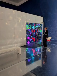 Immersive art installation Infinity Room, colorful polka dots, dots, spheres, Japanese artist Yayoi