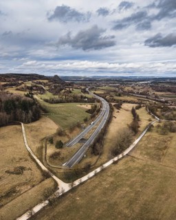 The A81 motorway passes through the 782 meter long Hohentwiel Tunnel just in front of the Swiss