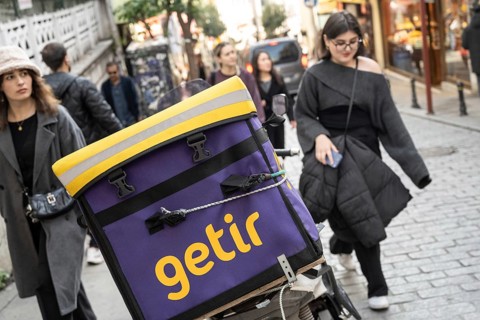 Istanbul, Turkey. December 2nd 2025. A Getir motorcycle delivery bike parked in the busy streets of