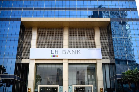 Bangkok, Thailand. March 13th 2025. Land and Houses Bank, company head office, Q House, Lumphini