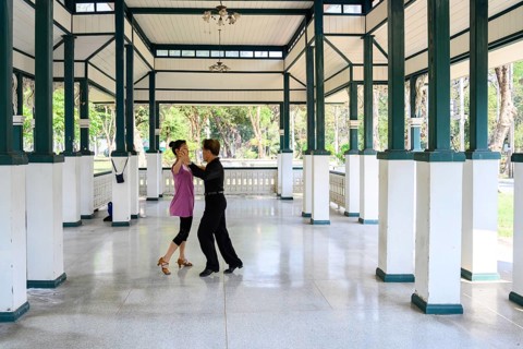 Bangkok, Thailand. March 4th 2025. Sunday morning activities including dance lessons in Lumphini