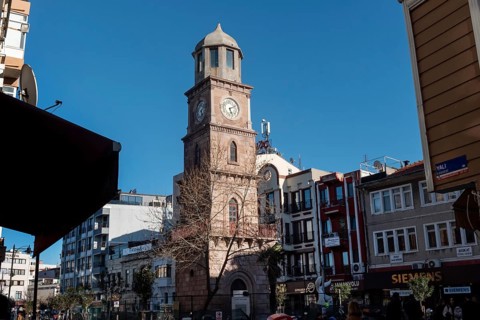 Canakkale, Turkey. 19th February 2022 The iconic Clock Tower in the old town bazaar area of