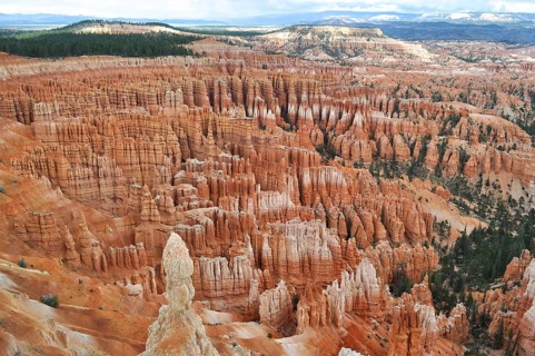 Extensive canyons under cloudy skies show impressive rocks, Bryce Canyon National Park, Utah, USA