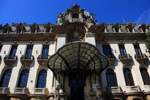 Romania, capital Bucharest, Bucuresti, main entrance to the Cantacuzino Palace, houses the George