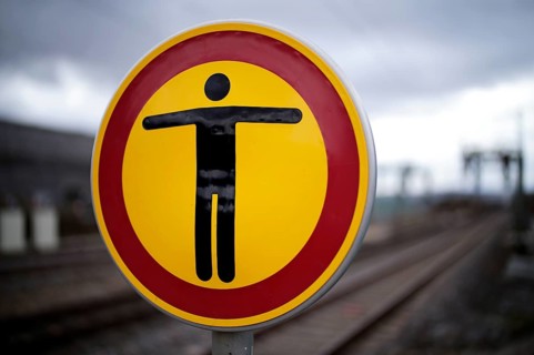 Passage prohibited due to construction site, railway tracks, platform, Deutsche Bahn, Sommerrain,