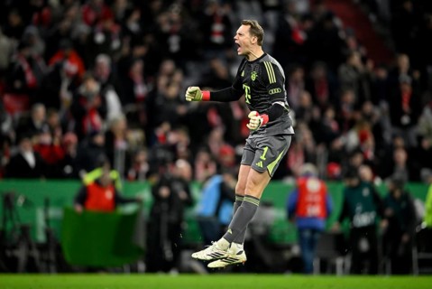 Cheering, goal celebration, goalkeeper Manuel Neuer FC Bayern Munich FCB (01) Football Bundesliga,
