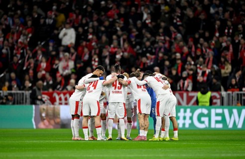 Team building, team circle in front of the start of the game RB Leipzig, soccer Bundesliga,