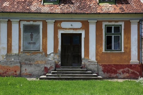Brukenthal summer residence, late Baroque palace complex, toilet in the annex, ladies' restroom, in