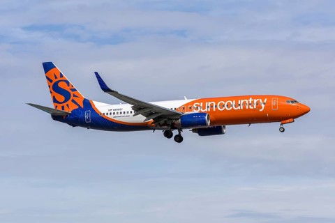 A Sun Country Airlines Boeing 737-800 aircraft with the license plate N819SY at Miami airport, USA