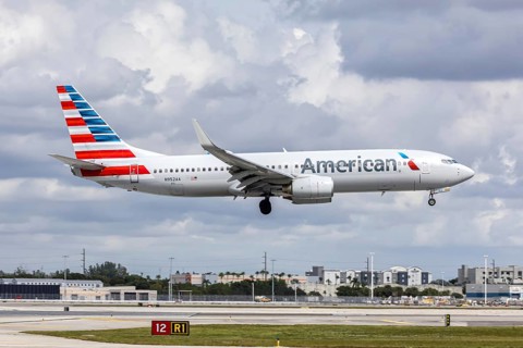An American Airlines Boeing 737-800 aircraft with the license plate N952AA at Miami airport, USA