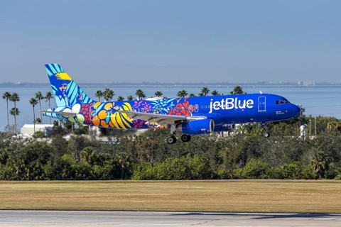 A JetBlue Airways Airbus A320 aircraft with the license plate N657JB and the Puerto Rico Isla del