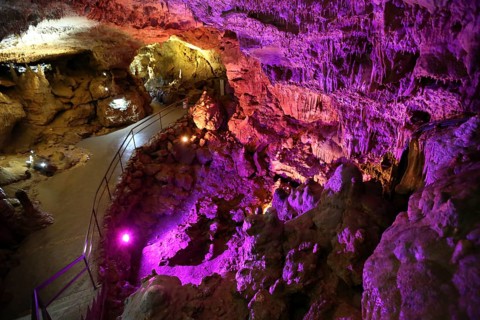 Bärenhöhle, Karlshöhle, Erpfinger Höhle, white Jurassic limestone rock, coloured light, colorful