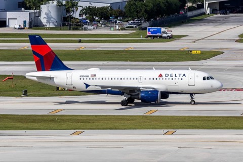 A Delta Air Lines Airbus A319 aircraft with license plate N314NB at Fort Lauderdale airport, USA