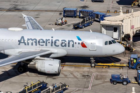 An American Airlines Airbus A319 aircraft with license plate N755US at Phoenix airport, United