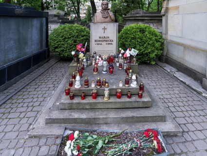 Grave of Polish author Maria Konopnicka, 1842-1910, Lützenhofer cemetery Lychakivsky cemetery,