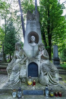 Grave of geologist and paleontologist Wladyslaw Szajnocha, 1857—1928), Lützenhofer cemetery