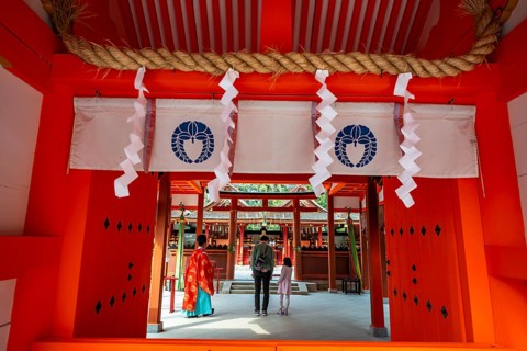 Visitors to Yoshida Shrine Sanctuary, Shinto Shrine, Kyoto, Japan
