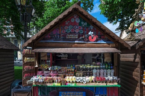 Candy stand at Svoboda Prospekt, Lviv, Ukraine
