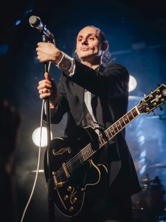 Singer Ben Hartmann from Billions live on 10 years of cocaine and raspberry ice cream tour 2026 in