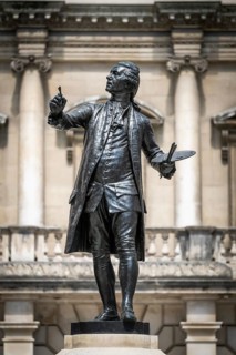 Statue of Sir Joshua Reynolds in the courtyard of the Royal Academy of Arts, Art Gallery and Art