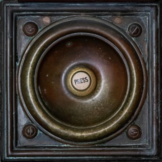 Bronze doorbell with patina and push button with the inscription press, urban and worn look, Royal
