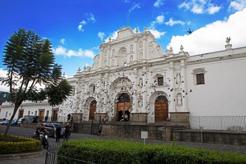 Swarm of pigeons at the Cathedral of Antigua Guatemala, Catedral de San José, Old Town, Antigua,
