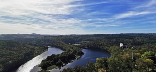 Wide river landscape under cloudy sky, Saaleschleife with Burgk Castle in the background, Thuringia