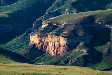 Mushroom Rock, grassland with sandstone cliffs and cliffs, landscape in Golden Gate Highlands