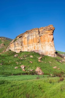 Brandwag Buttress, grassland with sandstone cliffs and cliffs, landscape in Golden Gate Highlands