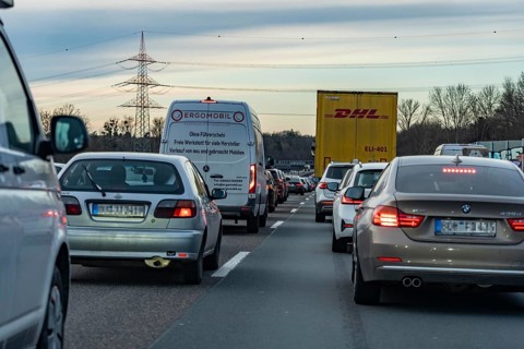 Driving on the A3 motorway, at the Breitscheid motorway junction, 3 lanes, over 7 km traffic jam