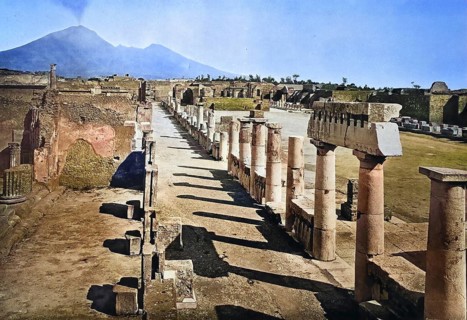 Historisches Foto (ca 1880) von Pompeii, Das Forum mit dem Vesuvius in der Ferne, Italien /